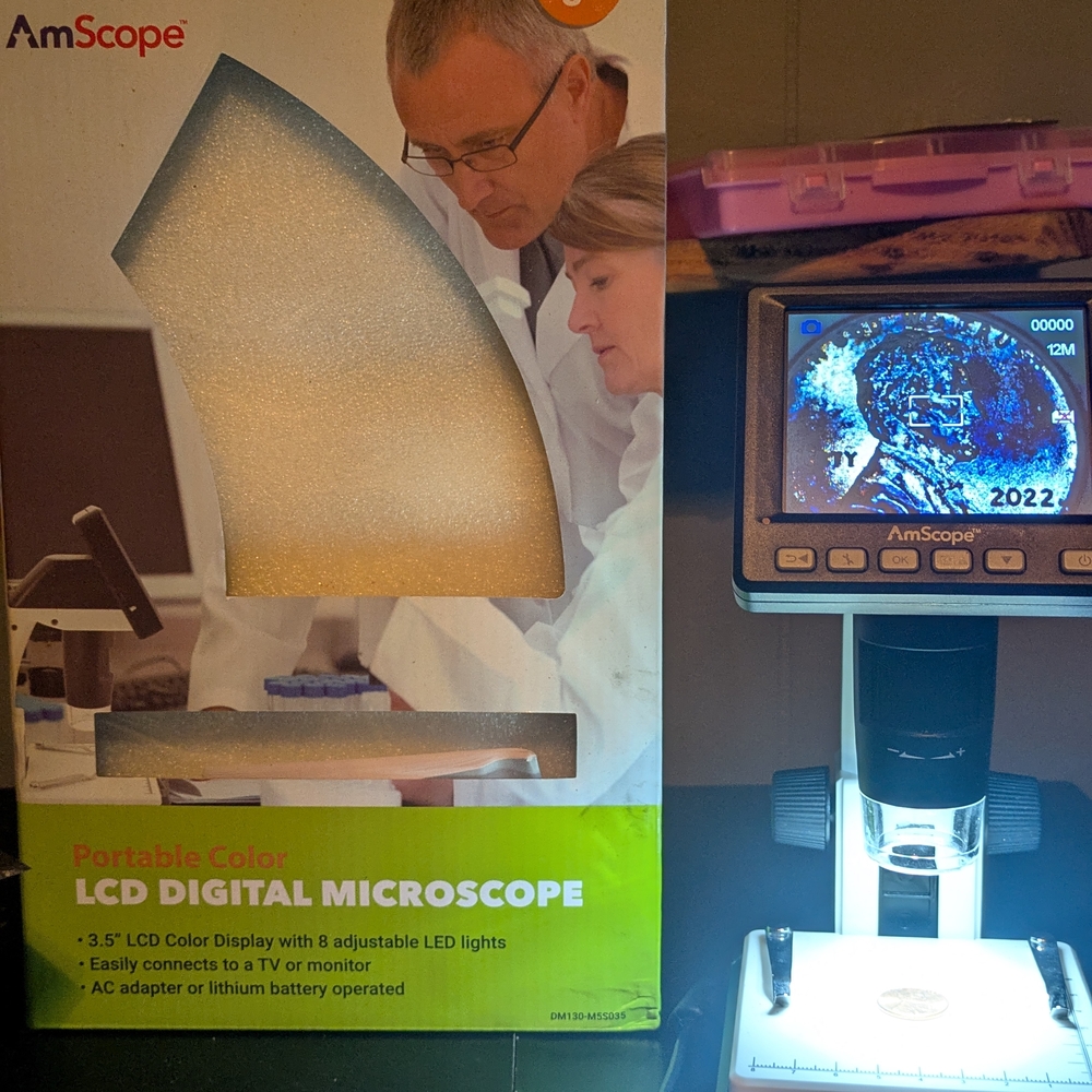 AmScope Portable LCD Digital Microscope